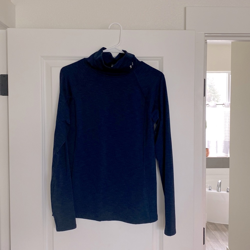 Long sleeve workout top